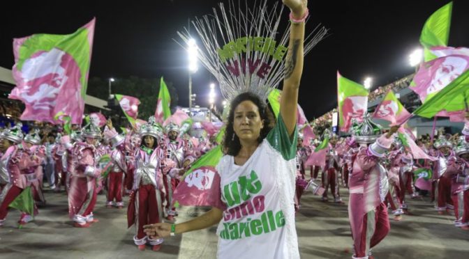 A Mangueira honrou a nação brasileira!