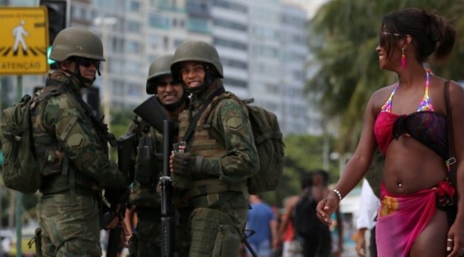 Cartas, Política e Copacabana.